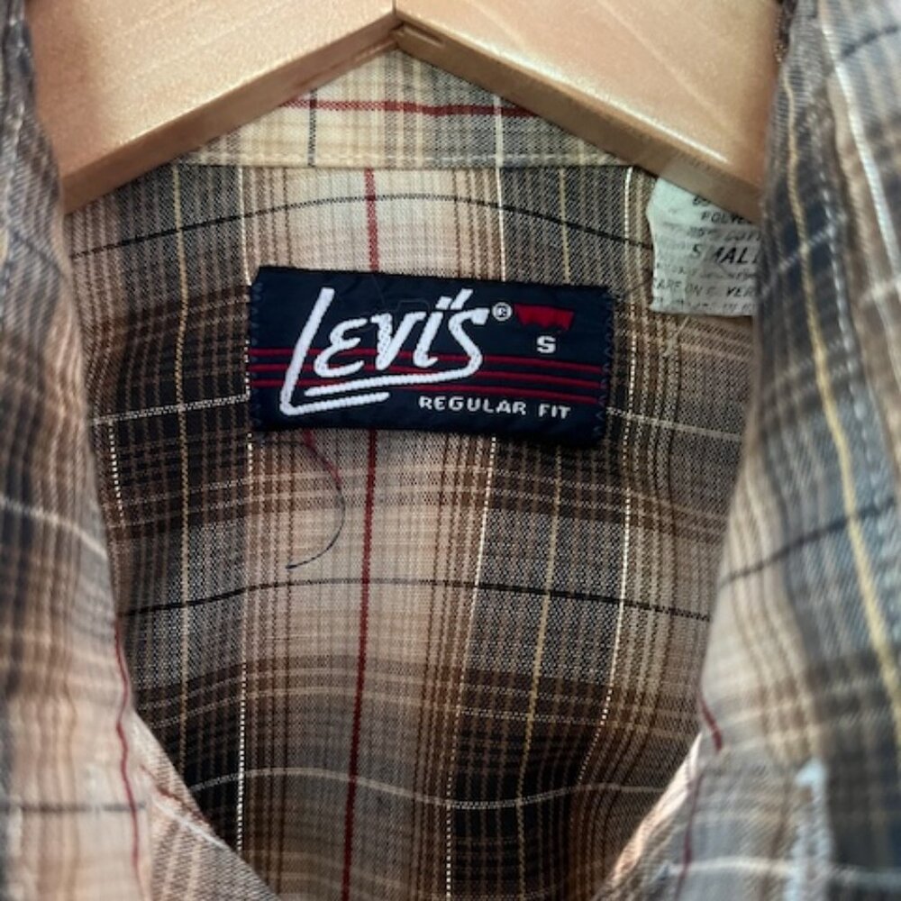 Vintage Levi’s Plaid Button Up - Picture 2 of 9